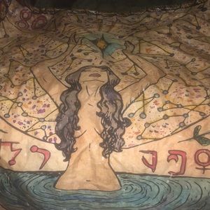 Beautiful tarot tapestry, represents the star.